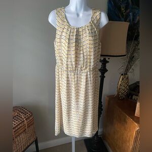 Max Studio Yellow Patterned Sleeveless Dress Size M Elastic Waist Knee Length